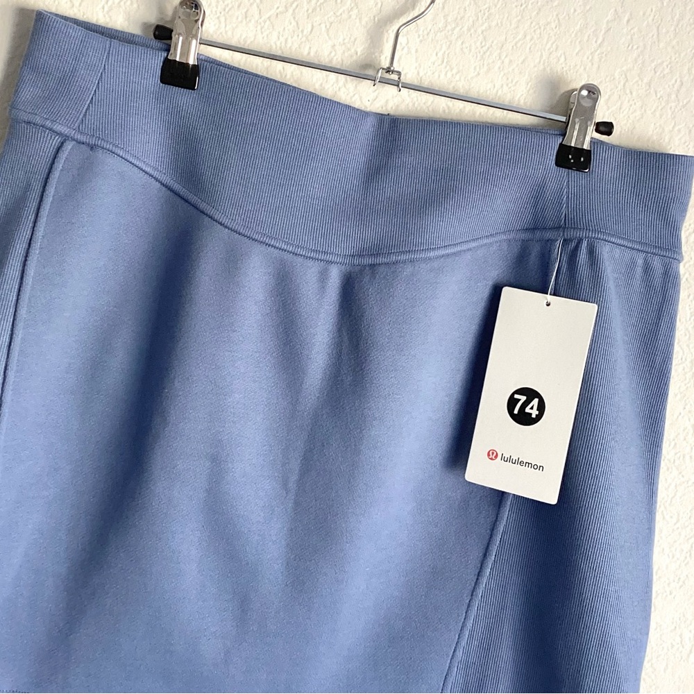 \Lululemon\ NWT Scuba HR Mini Skirt - Picture 5 of 14